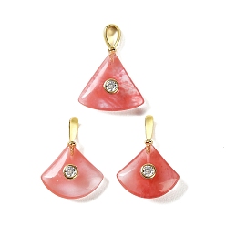Cuarzo de la Cereza Cuarzo de la cereza colgantes de cristal, con detalles de latón dorado micro pavé de circonita cúbica transparente, dije en forma de abanico, 26~27.5x20~20.5x7.5~8 mm, agujero: 5x3 mm