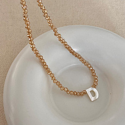 Letter D Подвеска с инициалом из натуральной ракушки, ожерелья с подвеской из стеклянных бусин, с латунными концевыми цепями, золотые, темно-золотистые, Буква D, 13.98 дюйм (35.5 см)