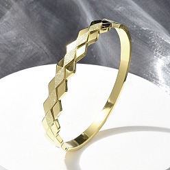 Настоящее золото 18K Ионное покрытие (IP) 304 шарнирные браслеты из нержавеющей стали для женщин, матовые, волна, реальный 18 k позолоченный, внутренний диаметр: 2x2-3/8 дюйм (5x6 см)