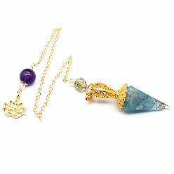 Аквамарин Большие подвески из смоляного конуса для биолокации, с натуральным аквамариновым кристаллом внутри и металлической фурнитурой золотистого оттенка, 340 мм