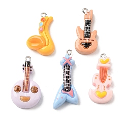 Color mezclado Colgantes de resina opaca impresa con forma de instrumento musical, encanto de formas mixtas, con aro de hierro en tono platino, color mezclado, 30.5x15x7 mm, agujero: 2 mm