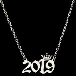 Number Год рождения короны 201 ожерелья из нержавеющей стали для женщин, цвет нержавеющей стали, число 2019, 17.72 дюйм (45 см)