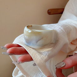 Бежевый Акриловые браслеты, широкие браслеты для женщин, бежевые, внутренний диаметр: 2-1/2 дюйм (6.2 см)