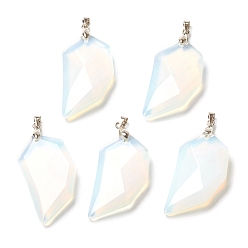 Опал Opalite подвески, Ограненные подвески с камнем в форме половины сердца и платиновой латунной застежкой на дужке, 39x21x8.5 мм, отверстие : 4x3.5 мм