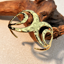 Настоящее золото 18K Полые 304 браслеты-манжеты из нержавеющей стали для женщин, ионное покрытие (ip), реальный 18 k позолоченный, внутренний диаметр: 2-1/4x2 дюйм (5.7x5.2 см)