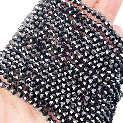 Металлическо-черное Гальванопокрытие Прозрачные стеклянные бусины гальваническим пряди, полное покрытие, граненые, двухконусные, покрытие черного цвета металла, 3.5~3.8x3 мм, отверстие : 0.8 мм, около 107~110 шт / нитка, 32.5~34 см