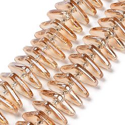 Сэнди Коричневый Стеклянные бусины с гальваническим покрытием , треугольные, песчаный коричневый, 9x15.5~16x2.8~3 мм, отверстие : 1 мм, около 119~131 шт / нитка, 24.21''~24.41'' (61.5~62 см)