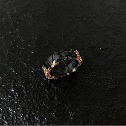 Черный Кольца из золотой фольги и смолы, чёрные, внутренний диаметр: 18 мм