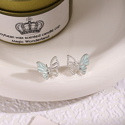 Платина Женские серьги-гвоздики из сплава со стразами, бабочка, платина, 10x12 мм