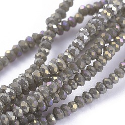 Серый Стеклянные бусины с гальваническим покрытием , с полным покрытием цвета радуги, граненые, рондель, серые, 2.5x1 мм, отверстие : 0.5 мм, около 185~190 шт / нитка, 13 дюйм (33 см)