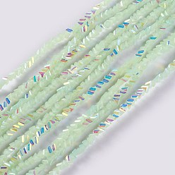 Бледно-Зеленый Стеклянные бусины с гальваническим покрытием , с покрытием AB цвета, треугольные, бледно-зеленый, 2.2~3x3~4.7x2~3 мм, отверстие : 0.7 мм, около 150~155 шт / нитка, 10.2"~11.02" (26~28 см)