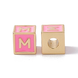 Letter M Стойки покрытие латунь эмаль бисер, без кадмия, без никеля и без свинца, реальный 18 k позолоченный, куб с письмом, розовый жемчуг, letter.m, 6x6x6 мм, отверстие : 2.5 мм
