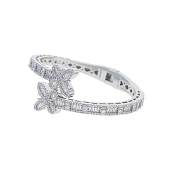 Платина Браслеты-бабочки из латуни с микропаве из прозрачных кубических цирконий на петлях для женщин, платина, внутренний диаметр: 2-1/4 дюйм (5.8 см)