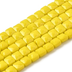 Желтый Непрозрачное стекло бисер нитей, квадратный, граненые, желтые, 5.5~6x6x4~4.5 мм, отверстие : 1 мм, около 100 шт / нитка, 22.44~22.56 (57~57.3 см)