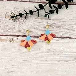 Цветок Подвесные серьги-гвоздики из акрила и пластика с жемчугом и стразами, цветок, 53x40 мм