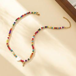 Letter T Ожерелья из круглых бусин в форме сердца из натуральных ракушек и разноцветных стеклянных семян, ожерелья шкентеля, 304 колье из нержавеющей стали, золотые, Письмо T, 15.35 дюйм (39 см)