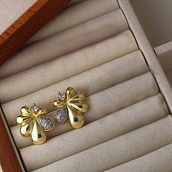 Цветок Серьги-гвоздики из латунного микро-паве, платиной и золотом, цветок, 23x23 мм