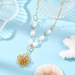 Oro Collar con colgante de flor de latón con micro pavé de circonitas cúbicas y cadena Figaro con perla natural para mujer, blanco, dorado, 17.60 pulgada (44.7 cm)