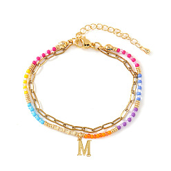 Letter M 304 Браслеты из нержавеющей стали с подвесками в виде букв, двухслойные, Эластичные браслеты из смоляных бусин для женщин, золотые, Буква М, 6.50 дюйм (16.5 см) ~ 6.69 дюйм (17 см)