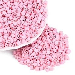 Pink Perles de rocaille en verre de peinture de cuisson, triangle, trou de triangle, rose, 3.5x3.5x3.5mm, Trou: 1.2~1.4mm, environ 7250 pcs / livre