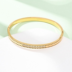 Настоящее золото 18K 304 Шарнирные браслеты из нержавеющей стали с микропаве из кубических цирконий для женщин, ионное покрытие (ip), реальный 18 k позолоченный, внутренний диаметр: 2-3/8x1-7/8 дюйм (5.9x4.75 см)