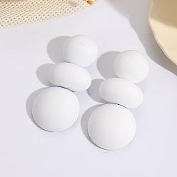 Белый Серьги-гвоздики, окрашенные распылением, плоский круглый с овальным, белые, 88.5x40 мм