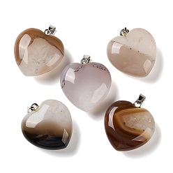 Camello Colgantes de ágata con núcleo de cristal natural teñidos y calentados, con 304 presas de acero inoxidable a presión, encantos del corazón, color acero inoxidable, camello, 32~33x30x13~14 mm, agujero: 7x4 mm