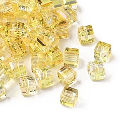 Желтый Гальваническим стеклянные бусины, кубические, граненые, с половиным покрытием, желтые, 7x7x7 мм, отверстие : 1.6 мм