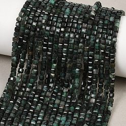 Изумруд Натуральные изумрудные бисерные пряди, граненый стол, вырезанный куб, 3~3.5x3~3.5x3 мм, отверстие : 0.7 мм, около 128 шт / нитка, 15.43'' (39.2 см)