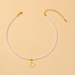 Letter P Круглые пластиковые бусины из жемчуга, 304 плоские круглые подвески из нержавеющей стали с буквами для женщин, белые, золотые, Письмо P, 12.99 дюйм (33 см)