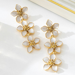 Белый Серьги-гвоздики из цветочного сплава и страз, с эмалью, золотые, белые, 50x22 мм