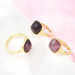 Аметист Кольца с натуральным аметистом и латунной фурнитурой., квадратный, граненые, стойки покрытие, золотые, 17 мм