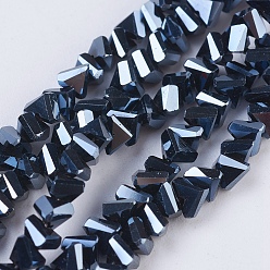 Покрытие Гематита Стеклянные бусины с гальваническим покрытием , полное покрытие, граненые, треугольные, гематит покрытием, 3x4x3 мм, отверстие : 1 мм, около 149 шт / нитка, 13.3 дюйм (34 см)