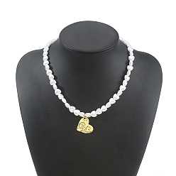 Corazón Colgante texturizado de aleación, perlas de plástico blanco, collares con cuentas en forma de corazón, dorado, corazón, 18.11 pulgada (46 cm)