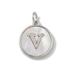 Letter V Латунный паве натуральный ракушка плоский круглый с буквенными подвесками, платина, долговечный, без свинца и без кадмия, стойки покрытие, цвет морской раковины, Буква V, 15x13x2 мм, отверстие : 3 мм