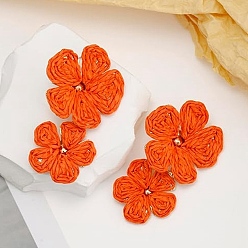 Оранжево-Красный Серьги-гвоздики с цветочной латунной фурнитурой из рафии, золотые, оранжево-красный, 64 мм