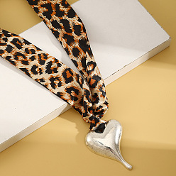 Сердце Шарфы-колье с леопардовым принтом из ткани с подвеской из сплава, платина, песчаный коричневый, сердце, 39.37 дюйм (100 см), Кулон : 60x42 мм