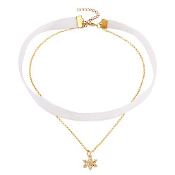 Золотой Латунный кулон-снежинка с микропаве из прозрачных кубических цирконий, односторонняя белая бархатная лента и латунная цепочка, двухслойное ожерелье-чокер, золотые, 13.78 дюйм (35 см)