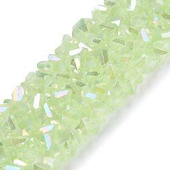 Verde Claro Abalorios de vidrio electrochapado de imitación jade, triángulo, facetados, color de ab chapado, verde claro, 2~3x3~3.5x3~3.5 mm, agujero: 0.7~0.9 mm, sobre 122~136 unidades / cadena, 10.43~11.61 pulgada (26.5~29.5 cm)