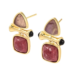 Аметист Ионное покрытие (ip) серьги-пусеты из натурального аметиста и натурального родонита, с латунной фурнитурой золотого цвета, квадратный, 25x16 мм