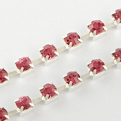 Роза Цепочки из стразов, латунь , Цепочки со стразами в форме чашки , 2880 шт стразов  / пачка, класс А, серебряный цвет гальваническим, роза, 2 мм, около 28.87 футов (8.8 м) / пучок