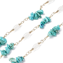 Синтетическая Бирюза Латунные цепные цепи, со стеклянными и синтетическими бирюзовыми бусинами, долговечный, пайки, с катушкой, золотые, 20x4.5 мм, около 16.40 футов (5 м) / рулон