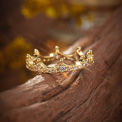 Золотой Кольца для женщин с короной из латуни с микропаве из прозрачных кубических цирконий, золотые, размер США 7 (17.3 мм)