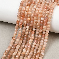 Peach Moonstone Натуральный персиковый лунный камень, граненые, кубические, 4.5~5x4.5~5x4~4.5 мм, отверстие : 0.8~1 мм, около 94 шт / нитка, 15.08~15.20'' (38.3~38.6 см)