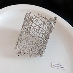 Argent Bracelets manchettes ouvertes en alliage à motif de feuille creuse pour femmes, argenterie, diamètre intérieur: 2.76 pouce (7 cm)