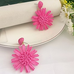 Темно-Розовый Серьги-гвоздики с цветком и травой из латуни, с рафией, золотые, темно-розовыми, 65x50 мм