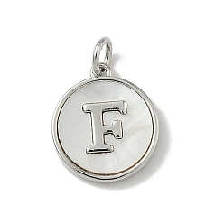 Letter F Латунный паве натуральный ракушка плоский круглый с буквенными подвесками, платина, долговечный, без свинца и без кадмия, стойки покрытие, цвет морской раковины, Буква F, 15x13x2 мм, отверстие : 3 мм