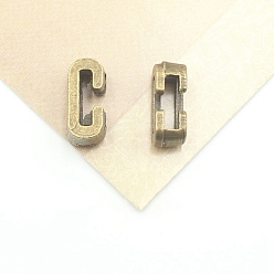 Letter C Тибетский стиль сплава Silde амулеты, Письмо ~ Z, античная бронза, буква С, 11x5x4 мм, отверстие : 7x2 мм