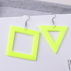 Желтый Непрозрачные акриловые болтаться серьги, квадрат и треугольник, золотые, слева и справа, желтые, 71x50 мм и 55x65 мм