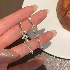 Золотой Серьги-гвоздики из сплава листьев и хрустальных страз, золотые, 51x7 мм